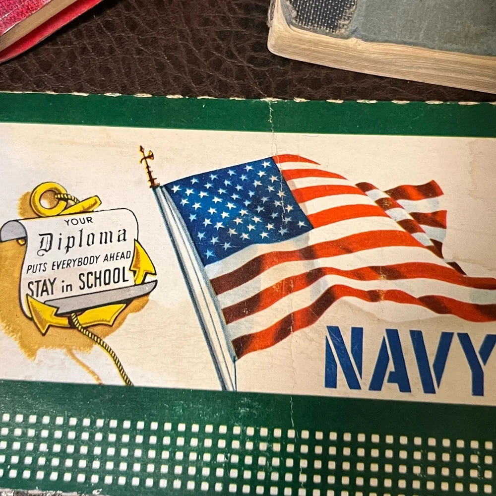 Vintage memorabilia and books - Picture 4 of 6